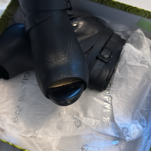 Gianni Bini Women's Sevyn Black Peep Toe High Heeled Zip Up Ankle Boots - Picture 2 of 3